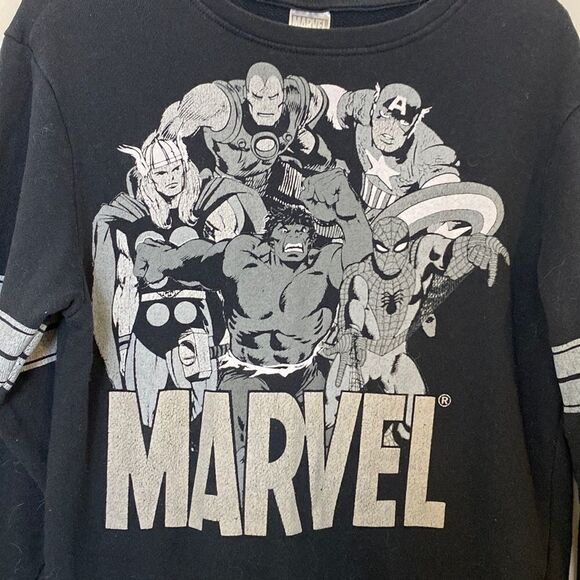 Marvel Sweatshirt with Marvel Characters Black Men’s Size Small Silver graphics - Picture 2 of 6